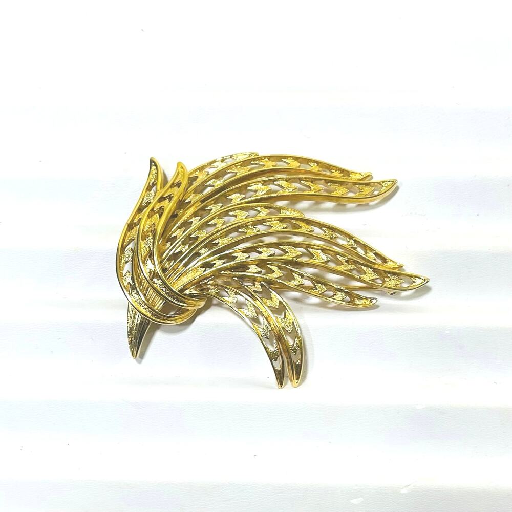 Vtg 70s Monet Sheaf Wheat Spray Filigree Brooch Pendant Retro Abstract Large